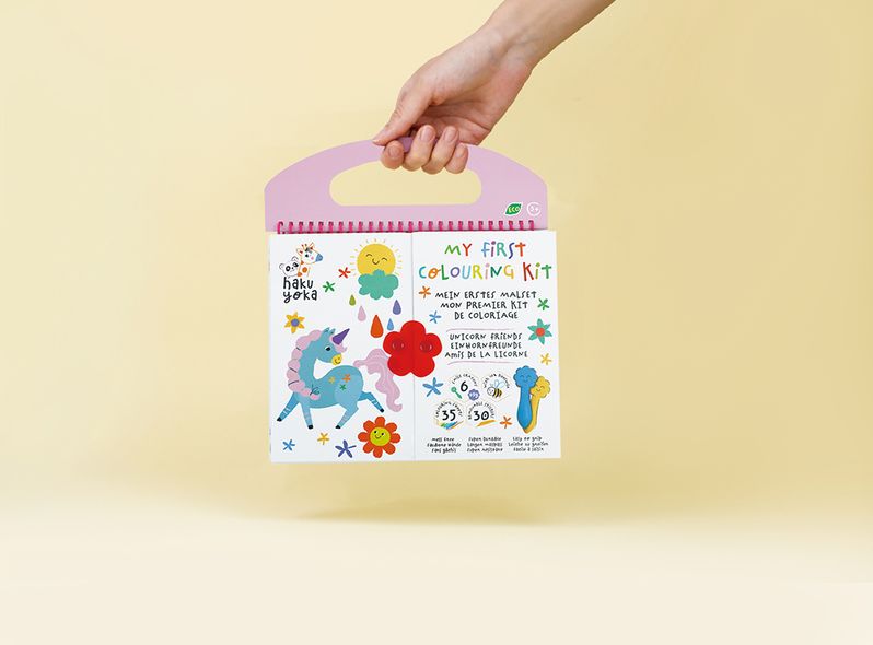 Подарочный набор, раскраска с многоразовыми наклейками "Друзья единорога", 35 листов